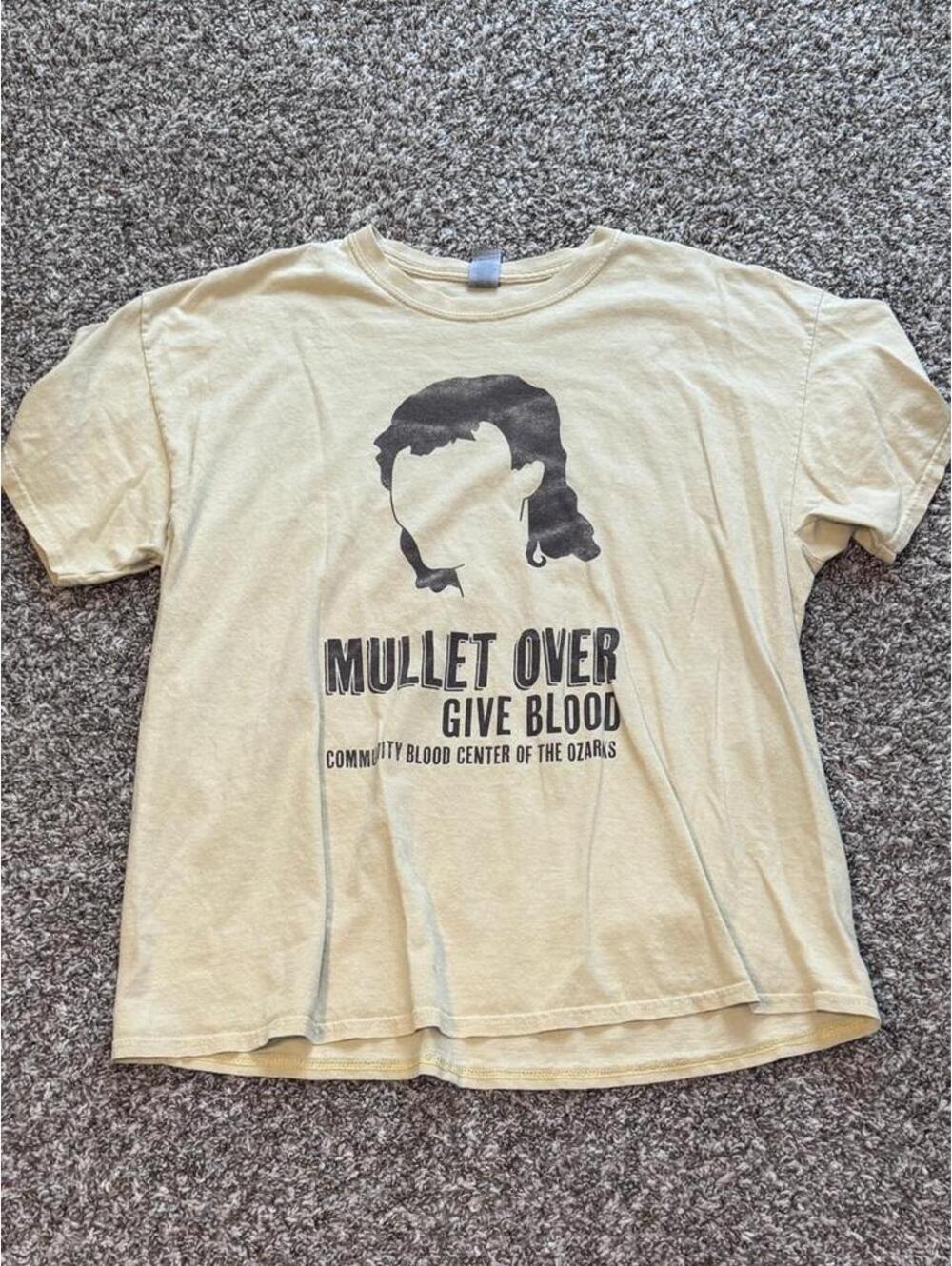 💈 90’s Mullet Over, Give Blood Graphic Tee - Size L 💈